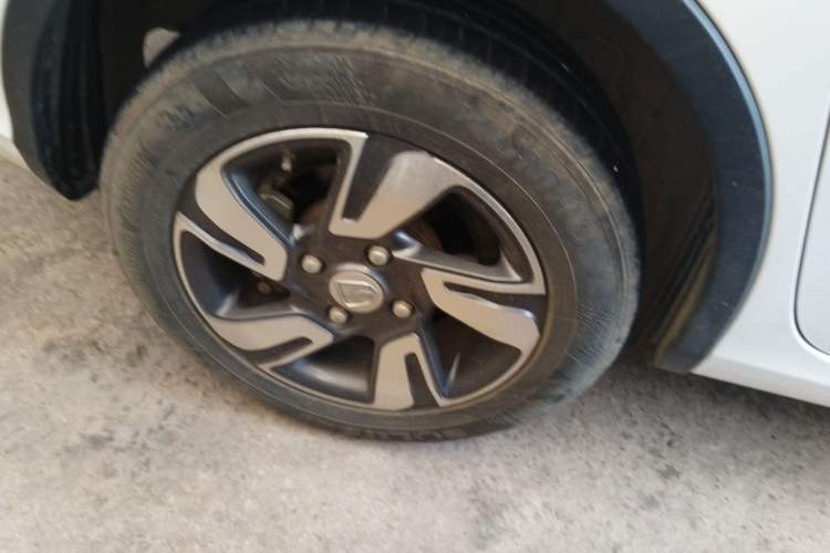 Used Baojun 310W 2017 1.5L Manual Luxury Edition China V Right Rear Wheel Hub