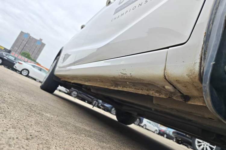 Used Baojun 310W 2017 1.5L Manual Comfort Version China V Right Side Sill