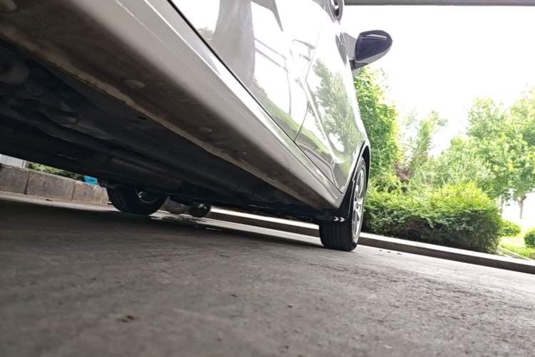 Used Baojun 310W 2017 1.5L Manual Fashion Model China V Right Side Sill