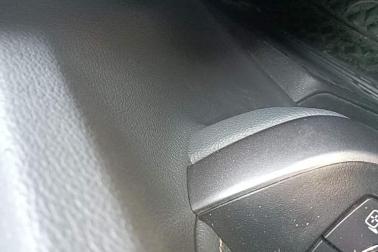 Used Baojun 310W 2017 1.5L Manual Fashion Model China V Right Side Sill