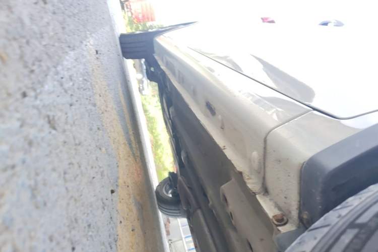 Used Baojun 310W 2017 1.5L Manual Comfort Version China VI Emission Standard Right Side Sill