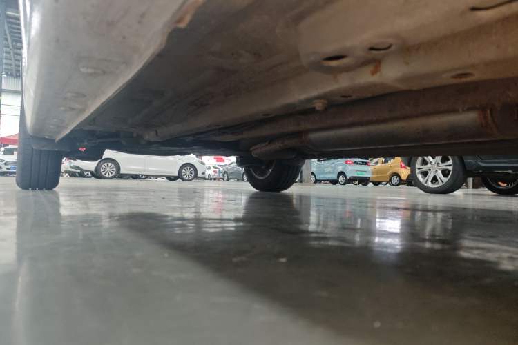 Used Baojun 310W 2017 1.5L Manual Fashion Model China V Right Side Sill
