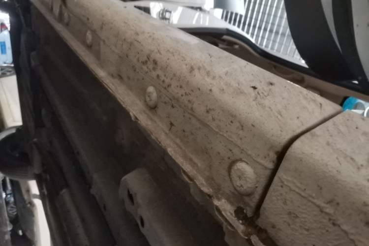 Used Baojun 310W 2017 1.5L Manual Fashion Edition China VI Right Side Sill
