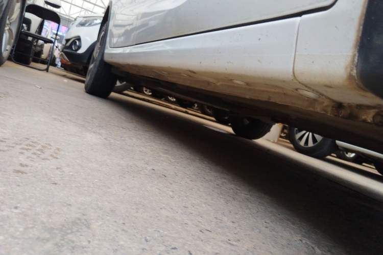 Used Baojun 310W 2017 1.5L Manual Luxury Edition China V Right Side Sill