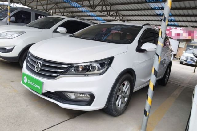 Used Baojun 310W 2017 1.5L Manual Fashion Model China V
