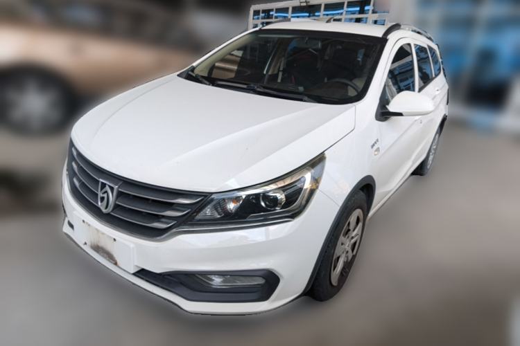 Baojun 310W 2017 1.5L Manual Comfort Version China V d’occasion Guazi used car, China used car export, Used car for sale, Used cars, Cheapest cars for sale