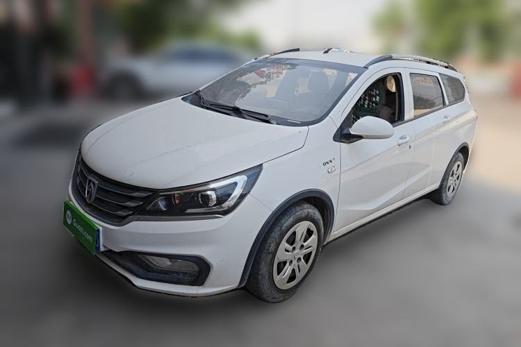 Used Baojun 310W 2017 1.5L Manual Comfort Version China VI Emission Standard Guazi used car, China used car export, Used car for sale, Used cars, Cheapest cars for sale