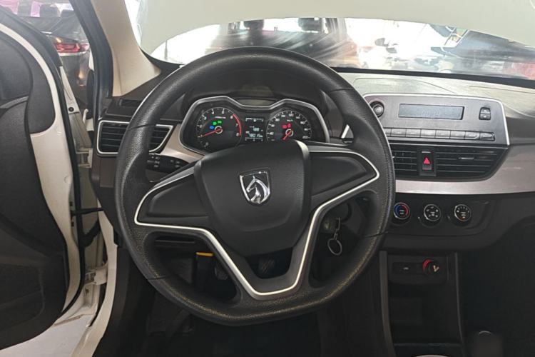 Used Baojun 310W 2017 1.5L Manual Comfort Version China V Steering Wheel