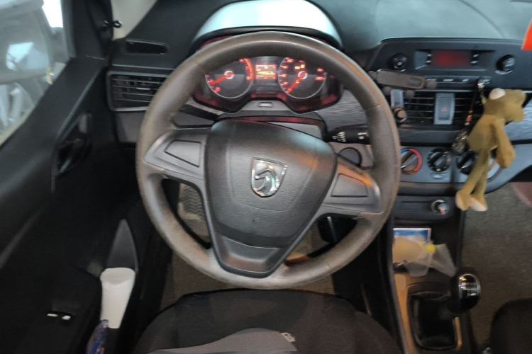 Used Baojun 310W 2017 1.2L Manual Value Edition China V Steering Wheel