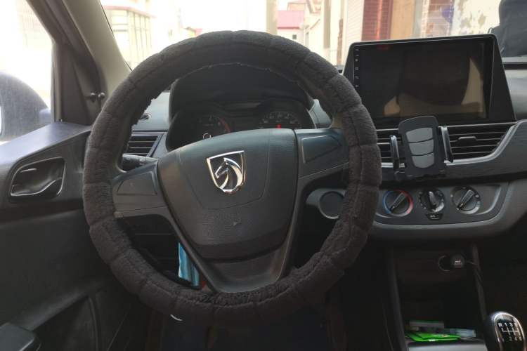 Used Baojun 310W 2017 1.2L Manual Value Edition China V Steering Wheel