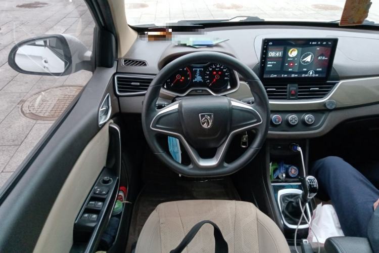 Used Baojun 310W 2017 1.5L Manual Comfort Version China VI Emission Standard Steering Wheel