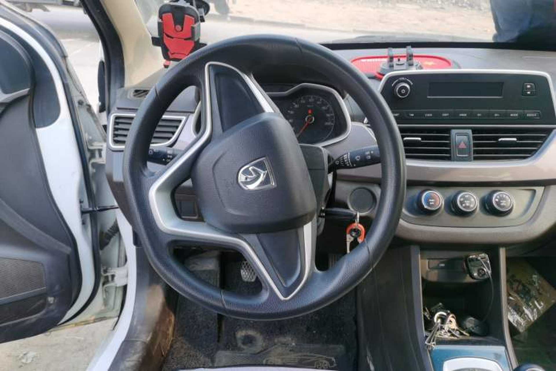 Used Baojun 310W 2017 1.5L Manual Comfort Version China V Steering Wheel