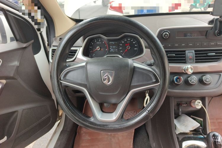 Used Baojun 310W 2017 1.5L Manual Comfort Version China V Steering Wheel
