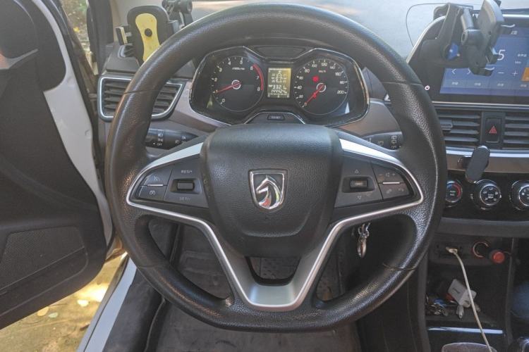 Used Baojun 310W 2017 1.5L Manual Fashion Edition China VI Steering Wheel