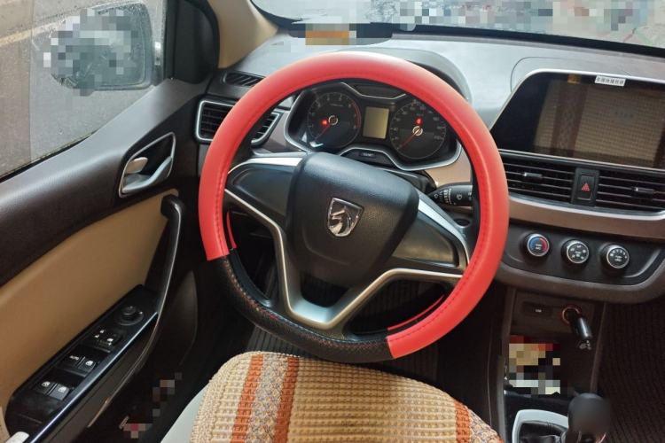 Used Baojun 310W 2017 1.5L Manual Comfort Version China V Steering Wheel
