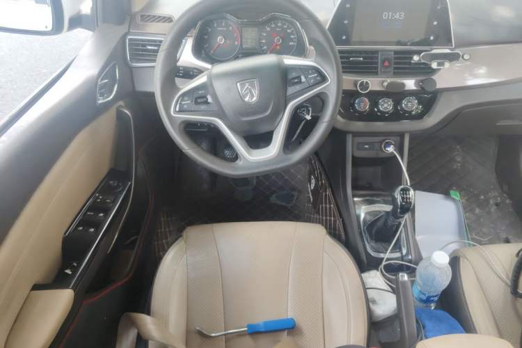 Used Baojun 310W 2017 1.5L Manual Fashion Edition China VI Steering Wheel