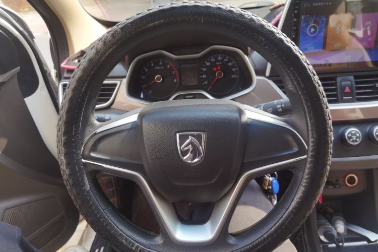Used Baojun 310W 2017 1.5L Manual Comfort Version China V Steering Wheel