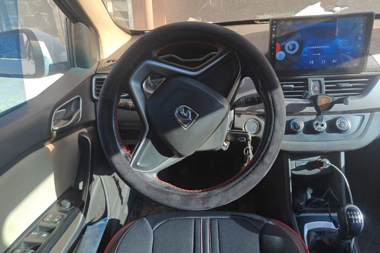 Used Baojun 310W 2017 1.5L Manual Comfort Version China V Steering Wheel