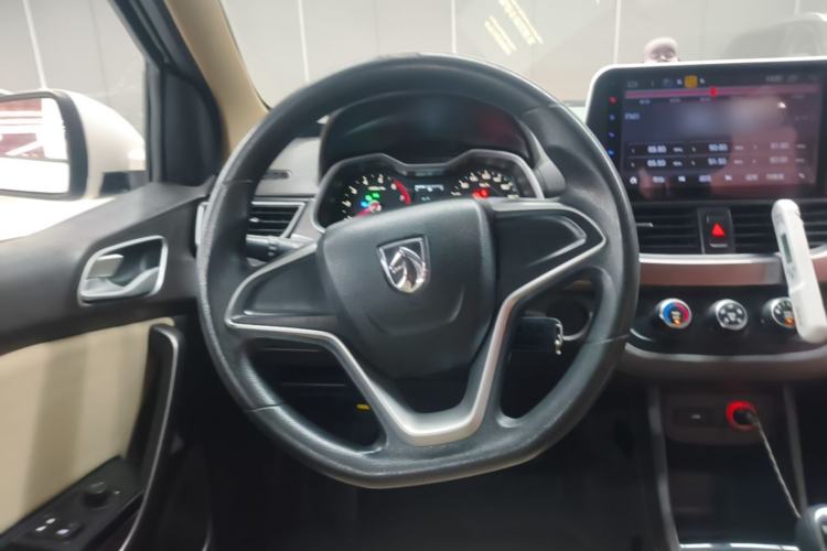 Used Baojun 310W 2017 1.5L Manual Comfort Version China V Steering Wheel