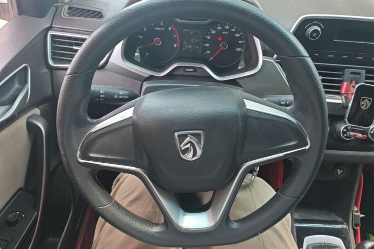 Used Baojun 310W 2017 1.5L Manual Comfort Version China V Steering Wheel