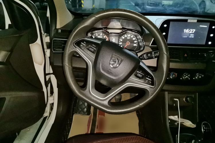 Used Baojun 310W 2017 1.5L Manual Fashion Model China V Steering Wheel