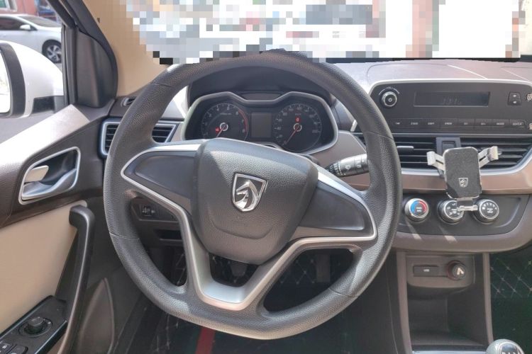 Used Baojun 310W 2017 1.5L Manual Comfort Version China V Steering Wheel