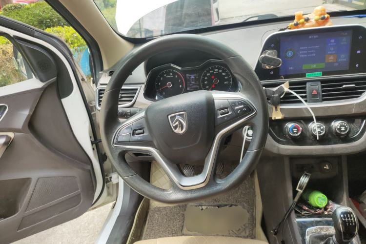 Used Baojun 310W 2017 1.5L Manual Luxury Version China VI Steering Wheel