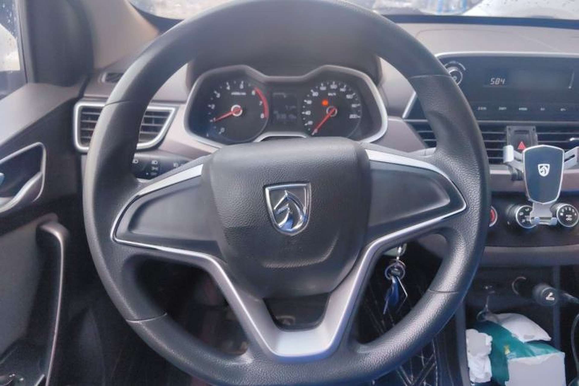 Used Baojun 310W 2017 1.5L Manual Comfort Version China V Steering Wheel