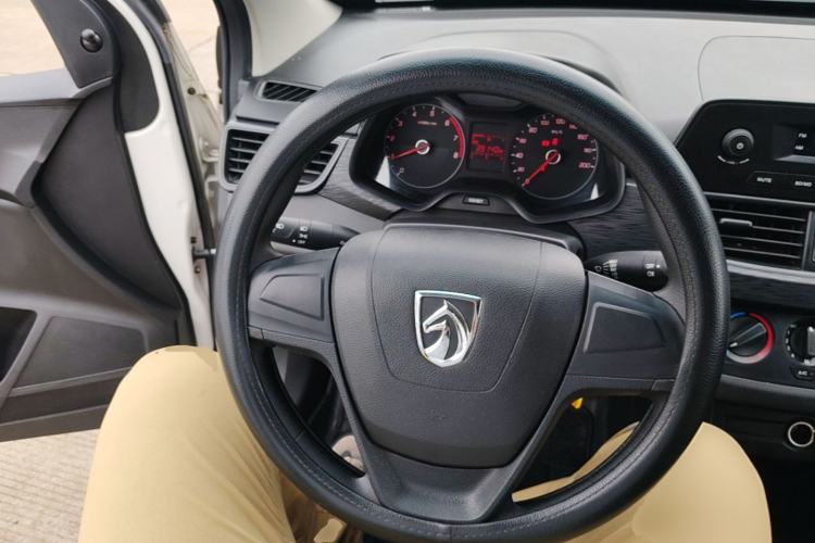 Used Baojun 310W 2017 1.2L Manual Value Edition China V Steering Wheel