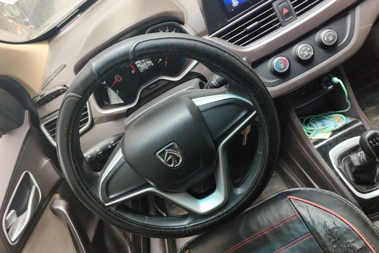 Used Baojun 310W 2017 1.5L Manual Comfort Version China V Steering Wheel