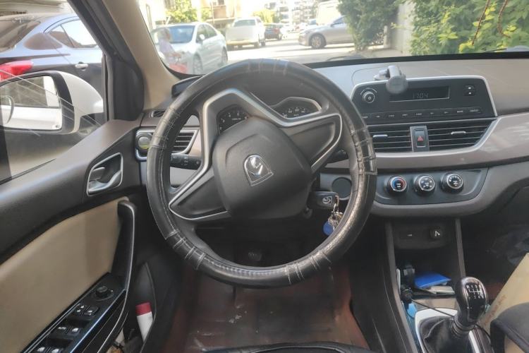 Used Baojun 310W 2017 1.5L Manual Comfort Version China V Steering Wheel