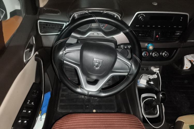 Used Baojun 310W 2017 1.5L Manual Comfort Version China V Steering Wheel