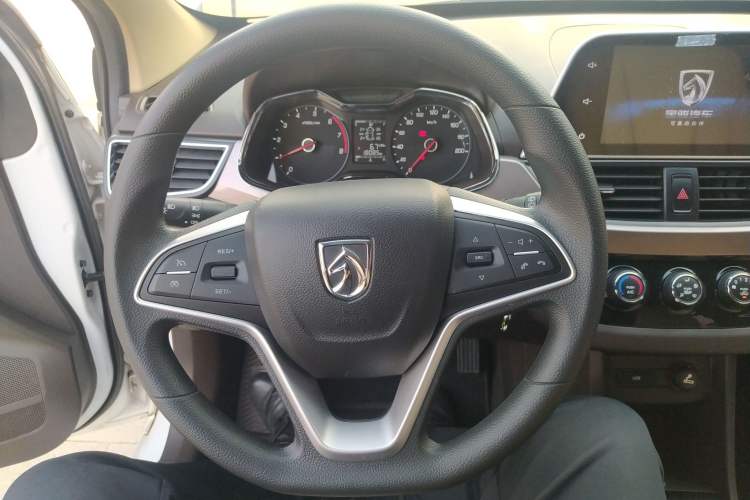 Used Baojun 310W 2017 1.5L Manual Fashion Edition China VI Steering Wheel