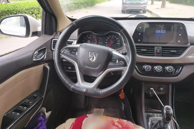 Used Baojun 310W 2017 1.5L Manual Fashion Edition China VI Steering Wheel