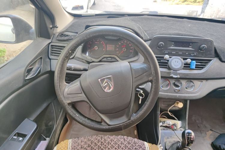 Used Baojun 310W 2017 1.2L Manual Value Edition China V Steering Wheel