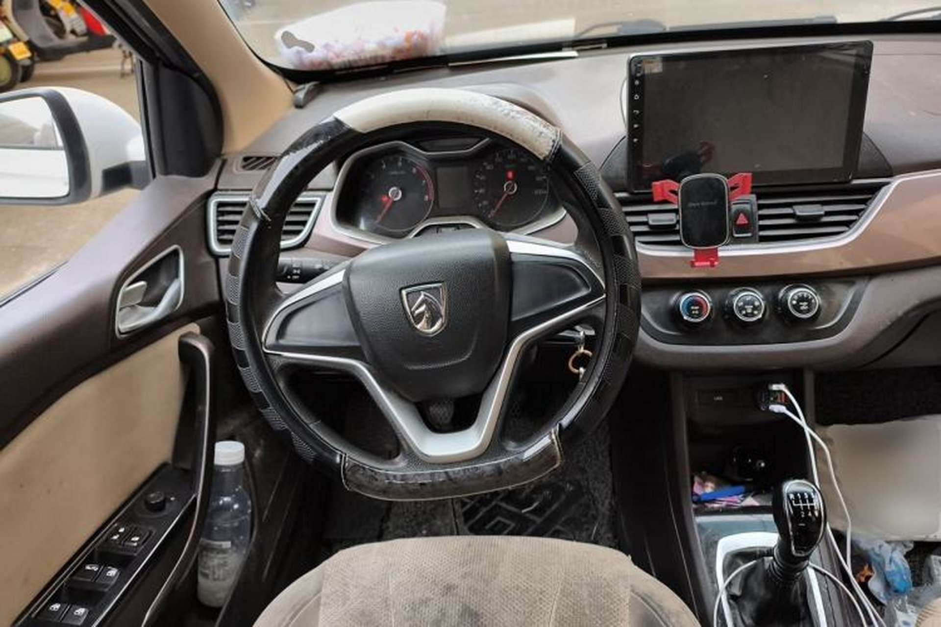 Used Baojun 310W 2017 1.5L Manual Comfort Version China V Steering Wheel