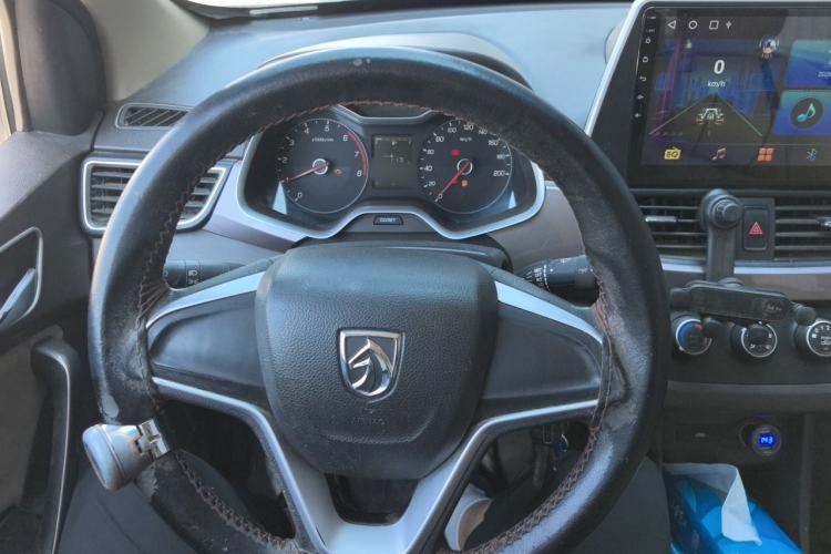 Used Baojun 310W 2017 1.5L Manual Comfort Version China V Steering Wheel