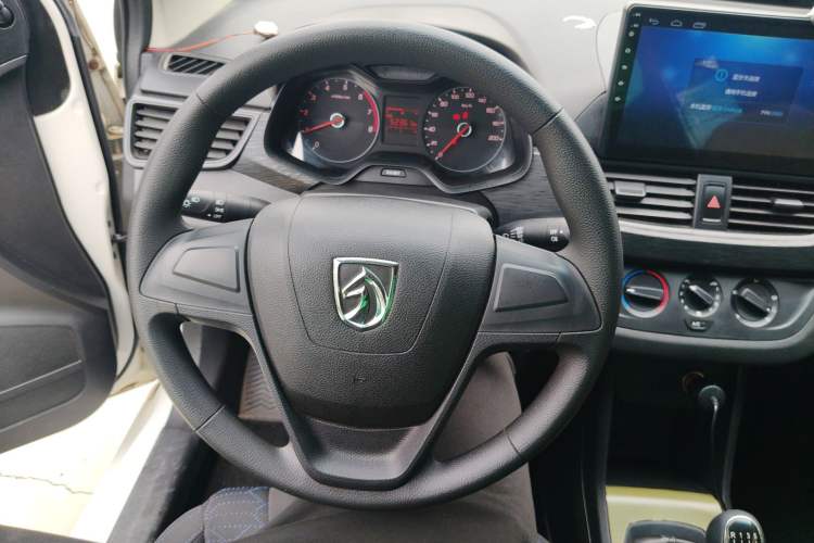 Used Baojun 310W 2017 1.2L Manual Value Edition China V Steering Wheel
