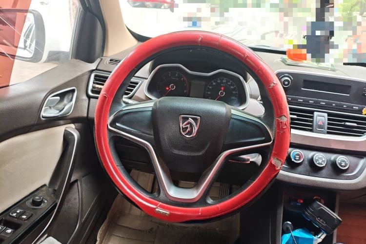 Used Baojun 310W 2017 1.5L Manual Comfort Version China V Steering Wheel