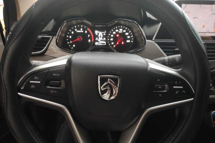 Used Baojun 310W 2017 1.5L Manual Luxury Version China VI Steering Wheel