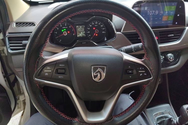 Used Baojun 310W 2017 1.5L Manual Fashion Edition China VI Steering Wheel
