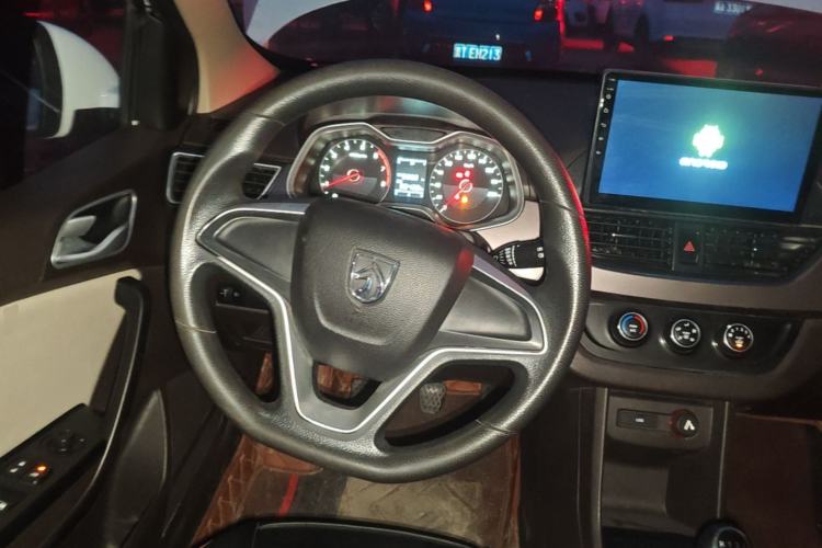 Used Baojun 310W 2017 1.5L Manual Comfort Version China V Steering Wheel