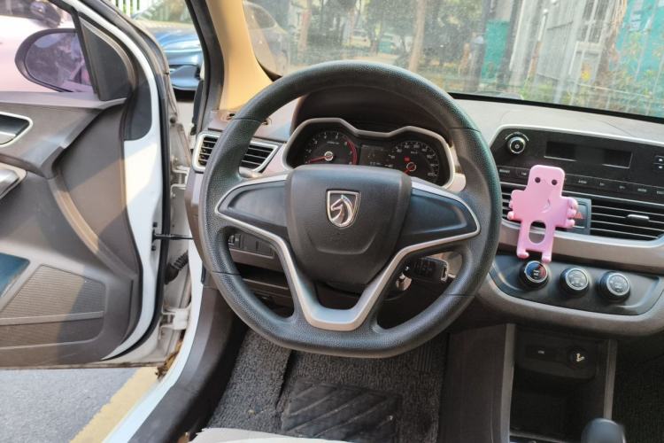 Used Baojun 310W 2017 1.5L Manual Comfort Version China VI Emission Standard Steering Wheel
