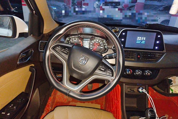 Used Baojun 310W 2017 1.5L Manual Fashion Model China V Steering Wheel