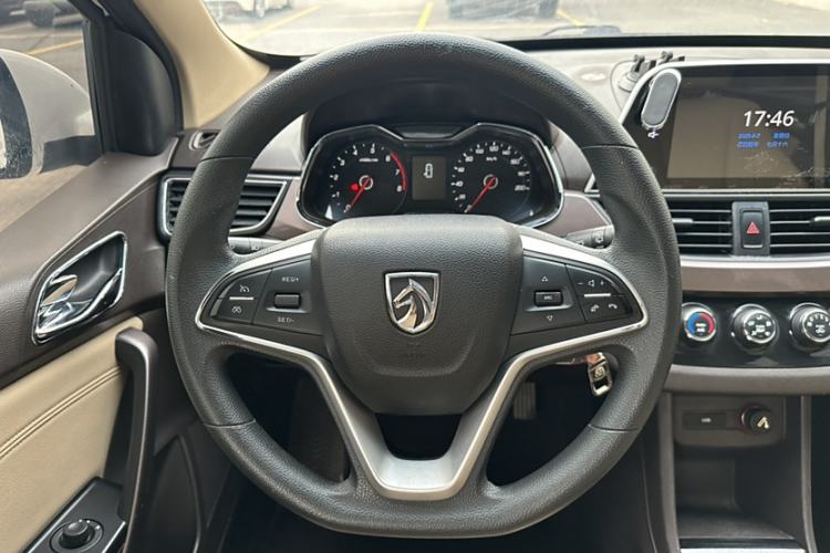Used Baojun 310W 2017 1.5L Manual Fashion Edition China VI Steering Wheel