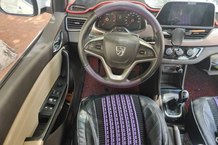 Used Baojun 310W 2017 1.5L Manual Fashion Edition China VI Steering Wheel