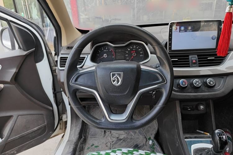 Used Baojun 310W 2017 1.5L Manual Comfort Version China VI Emission Standard Steering Wheel
