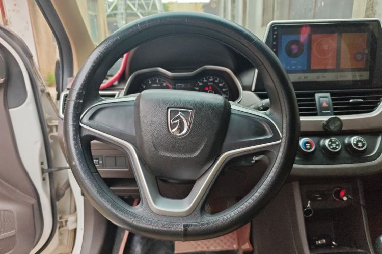 Used Baojun 310W 2017 1.5L Manual Comfort Version China V Steering Wheel
