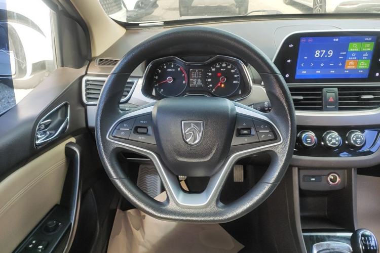 Used Baojun 310W 2017 1.5L Manual Fashion Edition China VI Steering Wheel