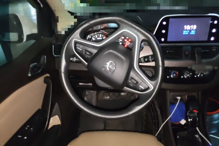 Used Baojun 310W 2017 1.5L Manual Fashion Model China V Steering Wheel